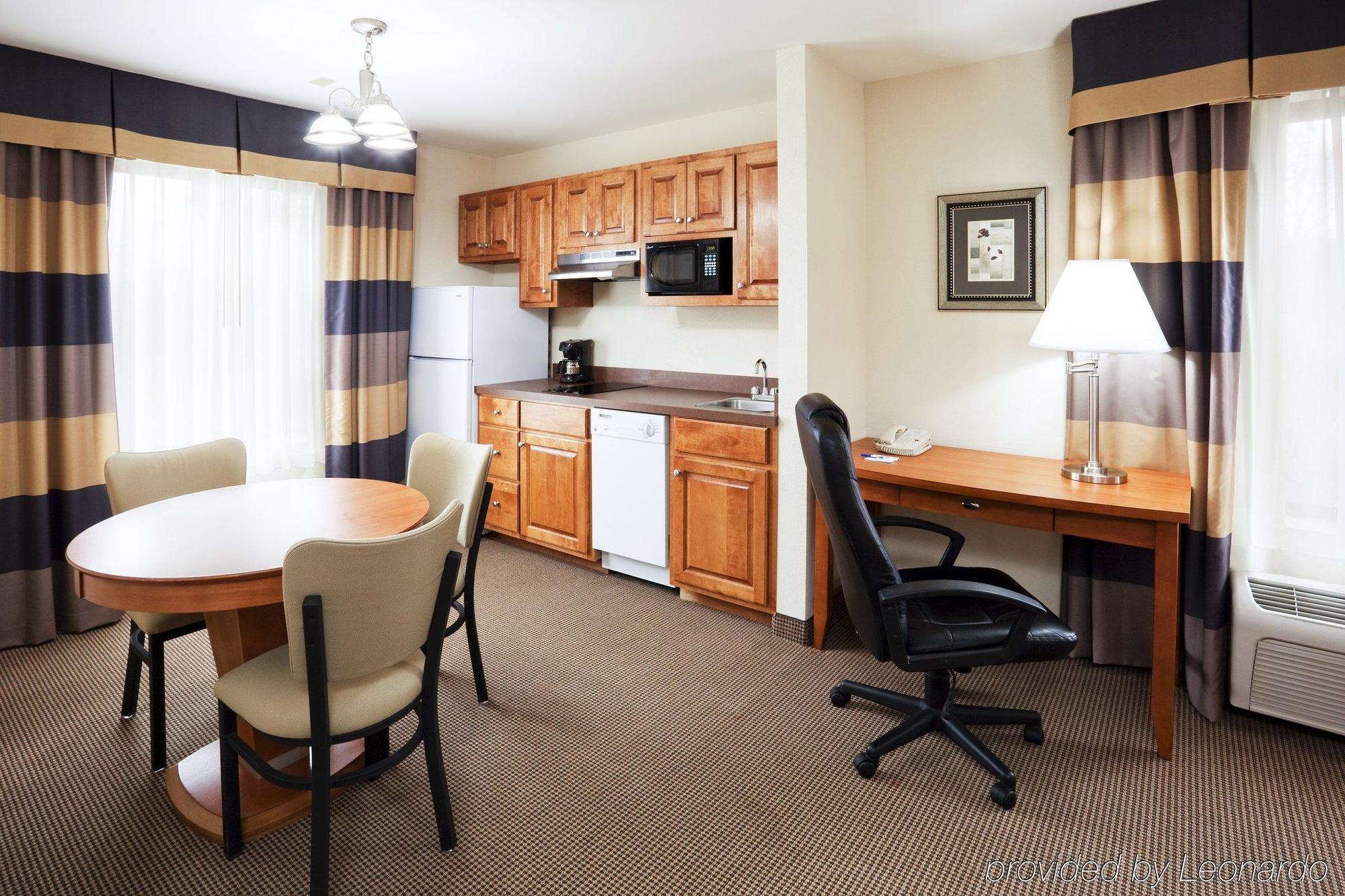 Holiday Inn Express Forest City By Ihg Exterior photo
